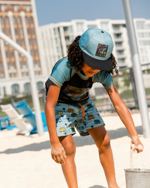 SHORT MAILLOT DE BAIN GARÇON, CARAVANE DE PLAGE (18-24 MOIS) – Image 2