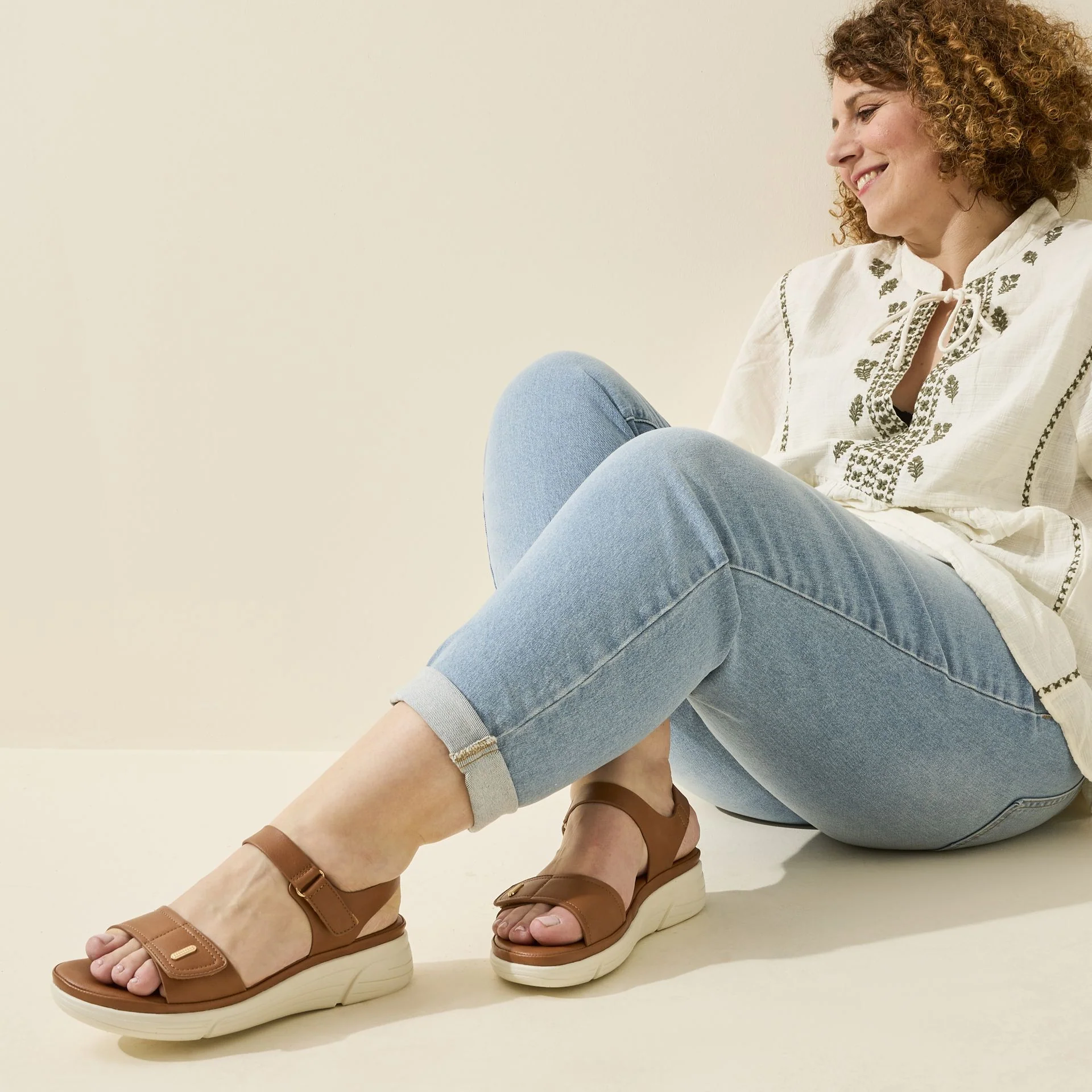 Sandales pieds larges ajustables H - Modele Mia – Image 2