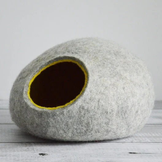 Cocon En Laine Tyrolienne Fait Main Pour Chat – Image 3